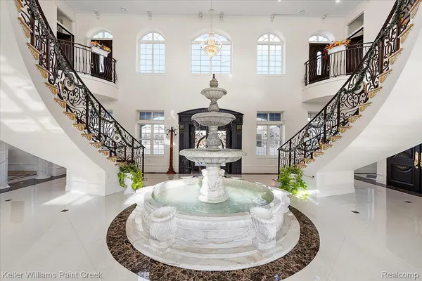 68050 Hillside LN, Washington Township, MI 48095