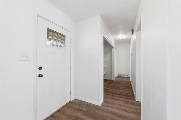 Italy, TX 76651,100 W Dilworth