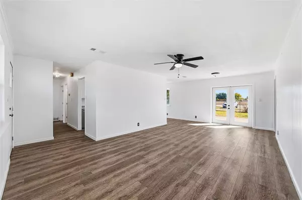 Italy, TX 76651,100 W Dilworth