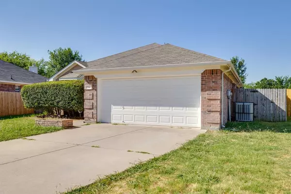 Arlington, TX 76002,504 Ammonite Court