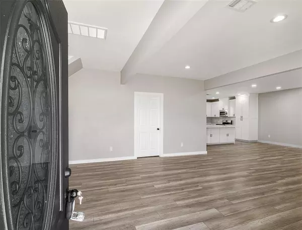 Ennis, TX 75119,1061 Zmolek Road