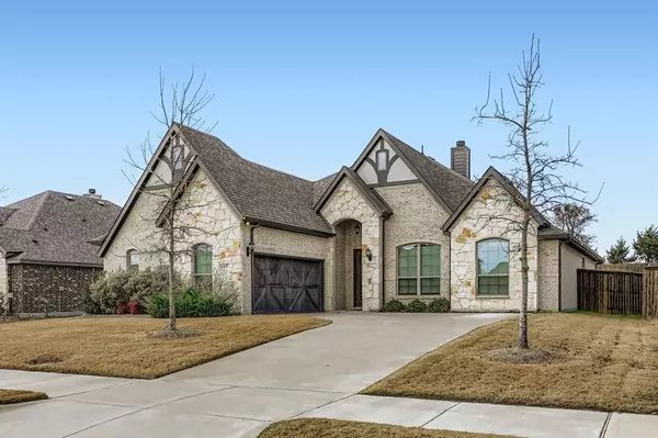 637 Summer Grove Drive, Midlothian, TX 76065