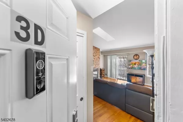 Newark City, NJ 07104,753 Summer Ave #3D