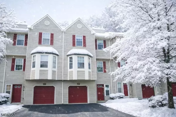 127 Pinehurst Dr, Washington Twp., NJ 07882