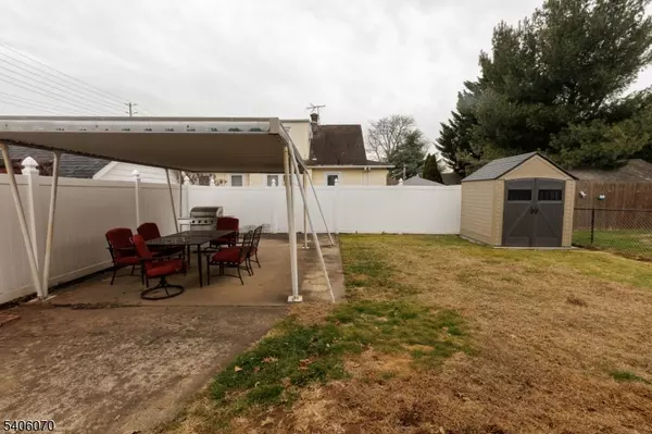 Roselle Park Boro, NJ 07204,264 W Colfax Ave