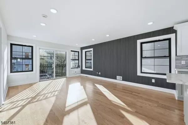 Newark City, NJ 07103,747 S 11Th St