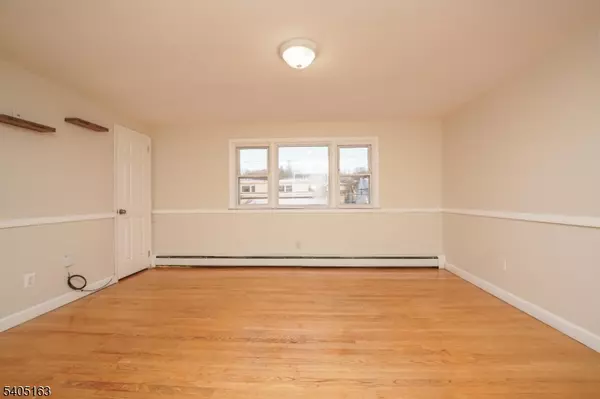 Woodland Park, NJ 07424,142 Maple Ave #2