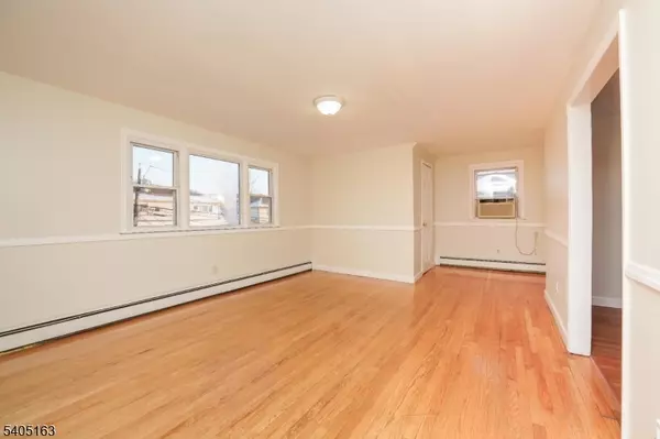 Woodland Park, NJ 07424,142 Maple Ave #2