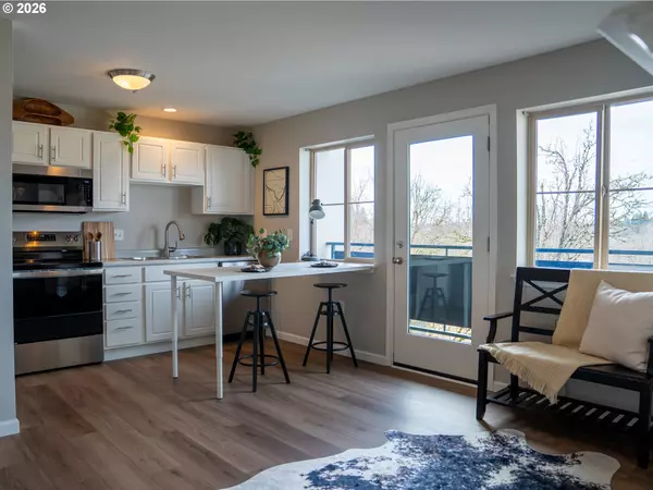 Gresham, OR 97030,318 NE ROBERTS AVE #308