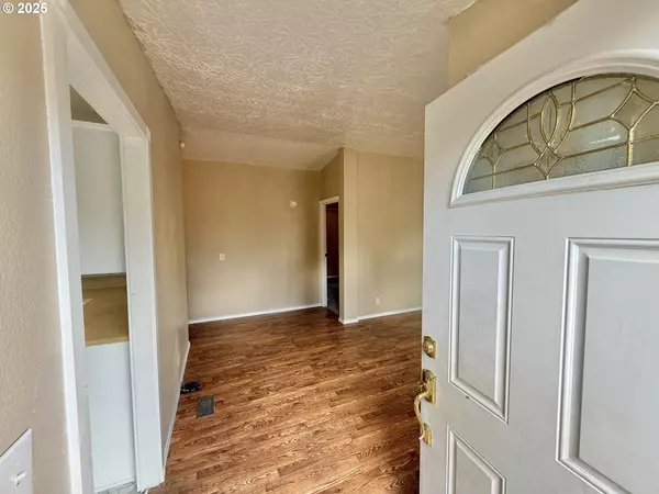 Lafayette, OR 97127,1282 E 3RD ST #37