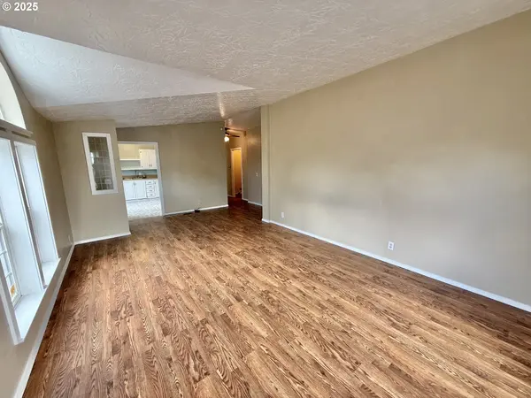 1282 E 3RD ST #37, Lafayette, OR 97127