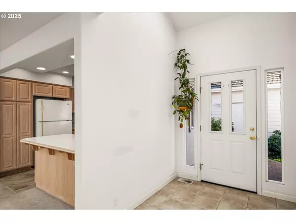 Creswell, OR 97426,370 MAGNOLIA DR