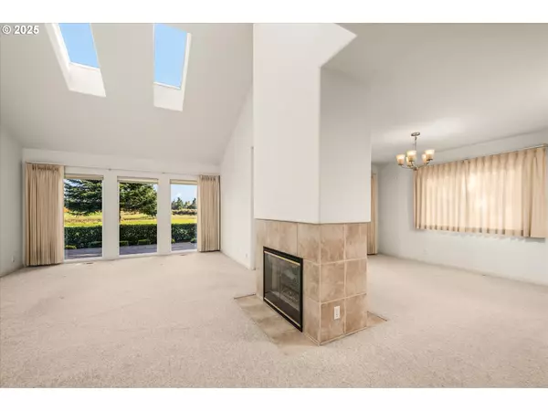 Creswell, OR 97426,370 MAGNOLIA DR