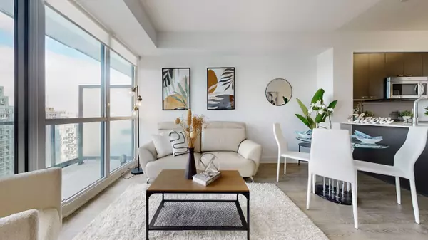 Toronto C10, ON M4P 0B9,30 Roehampton AVE #3003