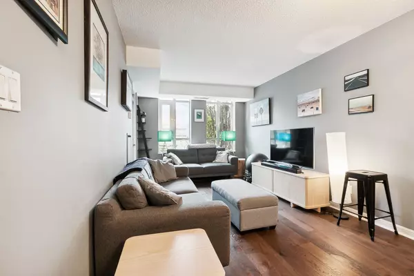 Toronto C10, ON M4P 3J9,900 Mount Pleasant RD #121