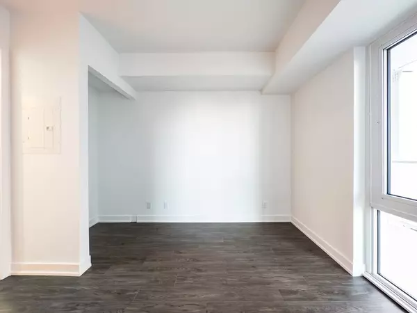 Toronto C08, ON M5C 0B6,88 Queen ST E #912