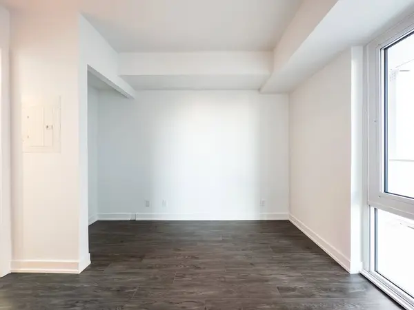 Toronto C08, ON M5C 0B6,88 Queen ST E #912