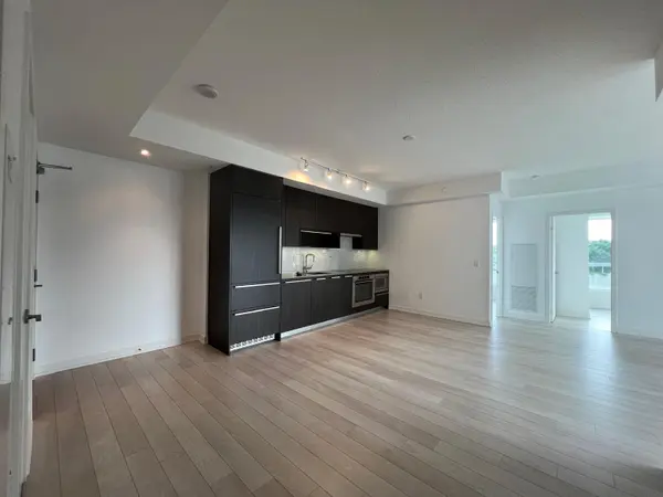115 Mcmahon DR #511, Toronto C15, ON M2K 0E3