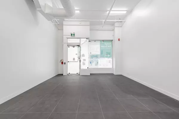 Toronto C01, ON M4Y 1C3,530 Yonge ST