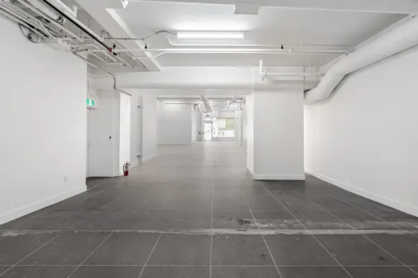 Toronto C01, ON M4Y 1C3,530 Yonge ST