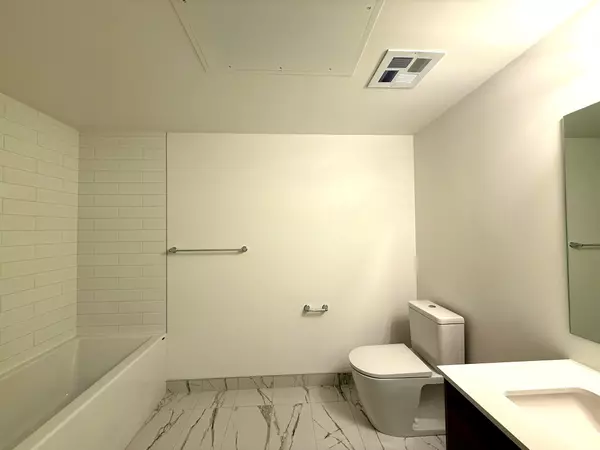 Toronto E06, ON M1N 0C7,2 Manderley DR #623