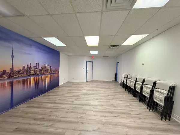 275 Renfrew DR #201, Markham, ON L3R 0C8