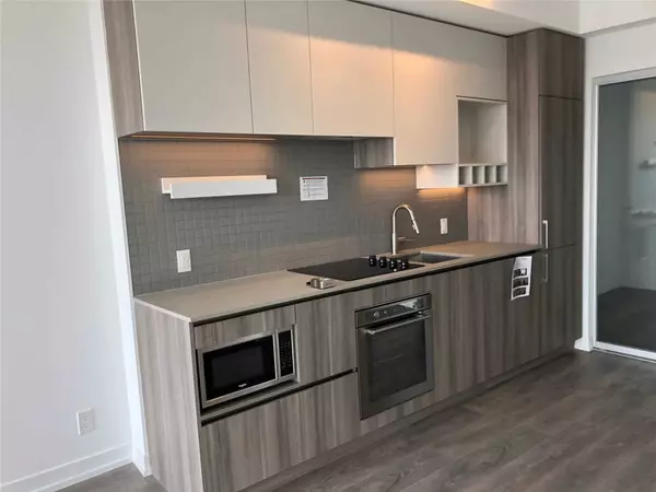 Vaughan, ON L4K 0J5,5 Buttermill AVE #1806