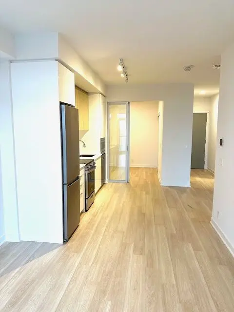 50 Upper Mall WAY #B-1209, Vaughan, ON L4J 0L8