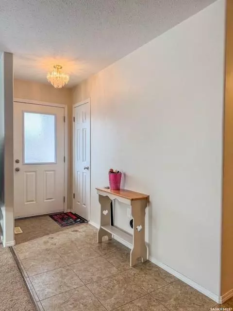 Swift Current, SK S9H 3P3,1275 South Railway STREET E #5