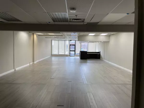 Mississauga, ON L5C 4E6,1170 Burnhamthorpe RD W #24