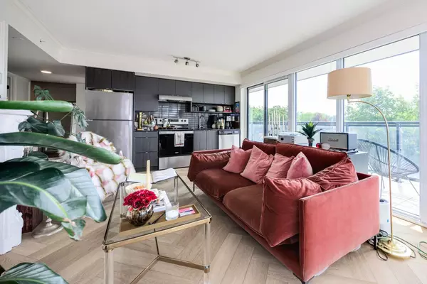 Burlington, ON L7T 0C7,1119 Cooke BLVD #B421