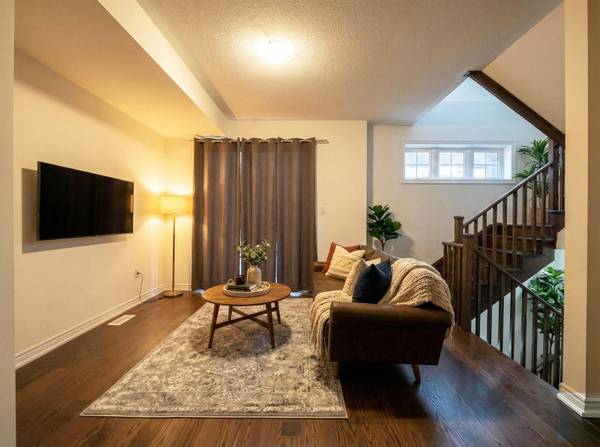 Brampton, ON L6Y 6J9,68 Hashmi PL