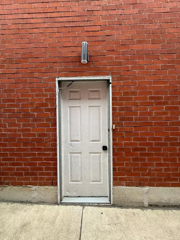 Mississauga, ON L5V 2N8,5207 Brookwood ( BSMT) CT