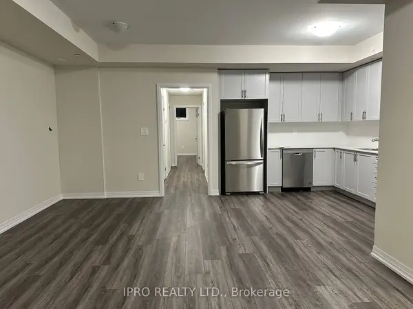 Milton, ON L9E 1N4,1585 Rose WAY #121