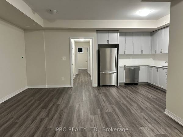 Milton, ON L9E 1N4,1585 Rose WAY #121