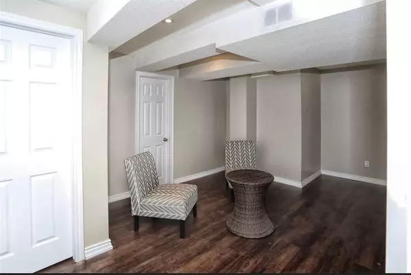 Brampton, ON L6Y 5N4,71 Pantomine BLVD #Basement