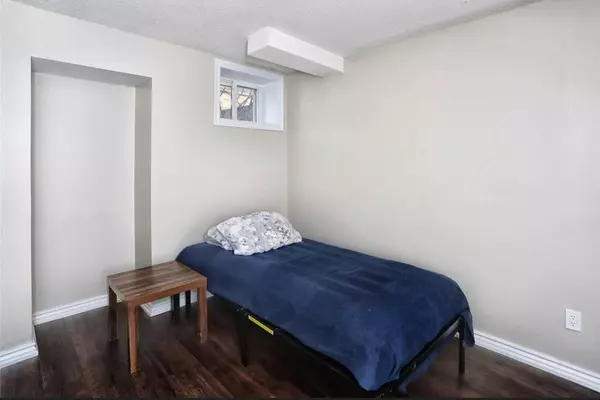 Brampton, ON L6Y 5N4,71 Pantomine BLVD #Basement