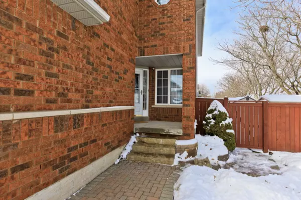 Mississauga, ON L5N 7V4,3945 Foxwood AVE