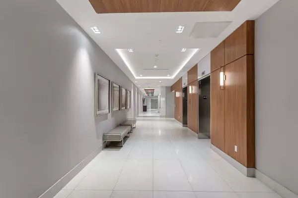 Toronto W06, ON M8V 0C7,20 Shore Breeze DR SE #3107