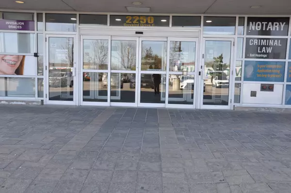 Brampton, ON L6R 3J5,2250 Bovaird DR E #403