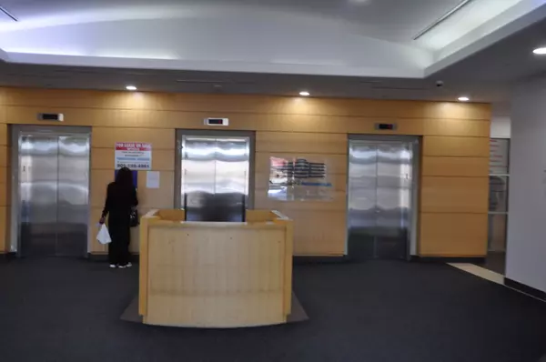 Brampton, ON L6R 3J5,2250 Bovaird DR E #403