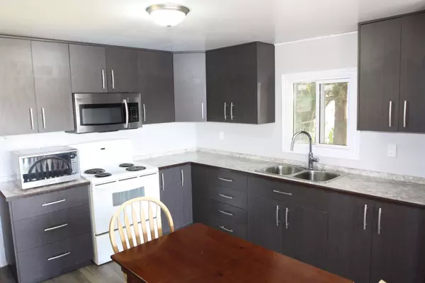 Smiths Falls, ON K7A 4S4,514 Jason ST N