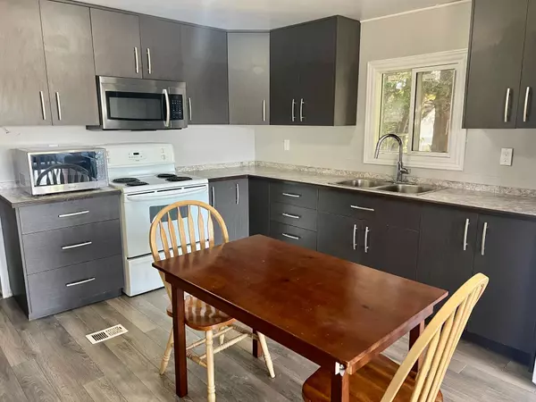 Smiths Falls, ON K7A 4S4,514 Jason ST N