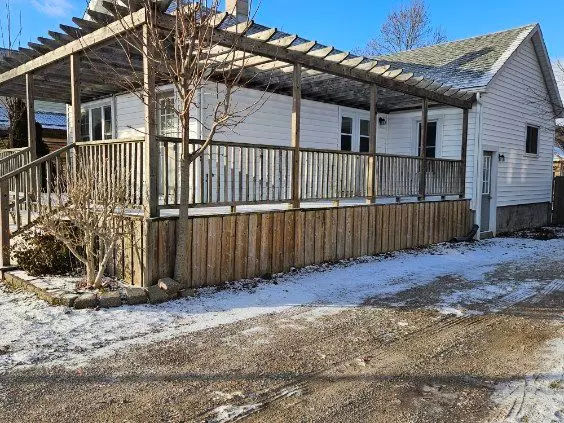 Petrolia, ON N0N 1R0,4360 Petrolia Line