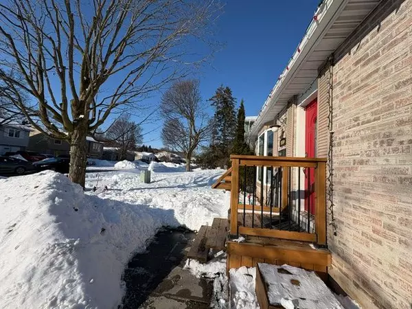 Peterborough, ON K9J 7P5,1140 Whitefield DR