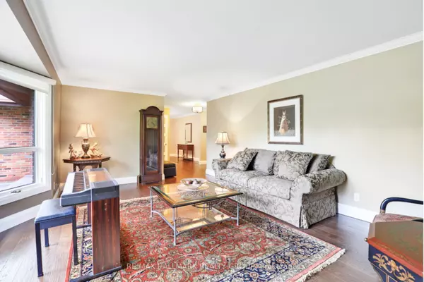 Beacon Hill North - South And Area, ON K1J 8W9,4788 MASSEY LN