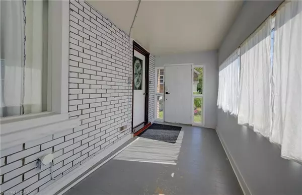 Kitchener, ON N2M 3A5,350 Victoria ST S