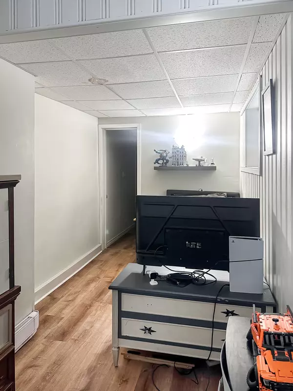 Huntsville, ON P1H 1X6,31 King CRES #2