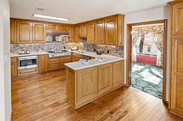 Bedford, TX 76022,1021 Edgecliff Drive