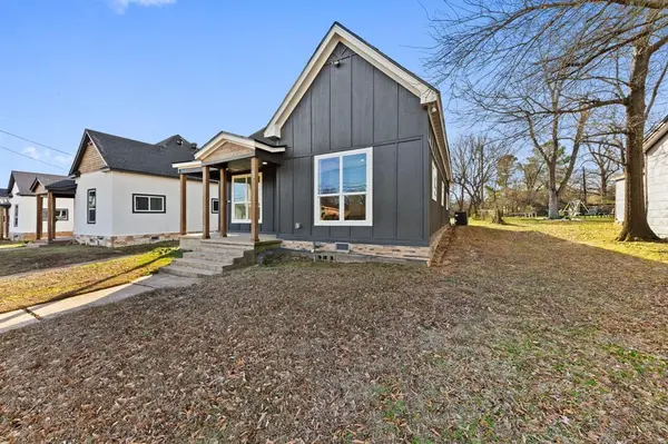 Paris, TX 75460,1279 Bonham Street